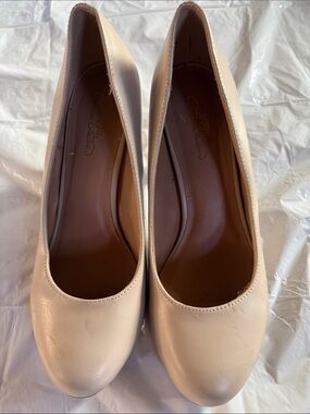Fergie Nude/Cream Round-Toe Pumps
